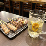 やきとり にしだ場 - 料理写真:・ハイボール、セセリ、ハツモト、豚頭肉