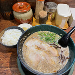 博多とんこつ 天神旗 - 老塩とんこつ ごはんセット