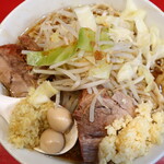 ラーメン二郎 - ラーメン半分＋ニンニク多め＋ショウガ半分