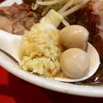 ラーメン二郎 - ショウガ半分