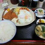 キッチン　とん忠 - アジフライ＋目玉焼き定食