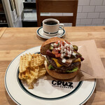 CRUZ BURGERS & CRAFT BEERS - 【LTD  BURGER】
      『Noble Bacon Cheese  BURGER¥1,980』
      『Jalapenos￥170』
      『HOT COFFEE¥420』