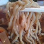 春木屋 - 中華そば￥650の中太縮れ麺（H25.5.29撮影）