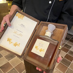 トゥ・ラ・ジョア イズム - 