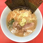 ラーメン山岡家 - 醤油ラーメン【690円（豚骨ベース）】