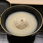 道人 - ①うずみ豆腐【胡麻豆腐(一から胡麻を摺って作る)の餅米載せ】、芥子載せ、白味噌仕立て