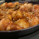 焼肉ホルモン 風土. - タレでの白盛り合わせ