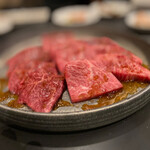 焼肉ホルモン 風土. - シャトー盛り合わせ
      （カルビ、ロース、ハラミ）