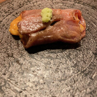 くずし鉄板 あばぐら 神田店 - 仙台牛のウニ巻き