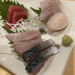実寿司 - 刺身盛合せ1人前 2,000円
