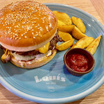 Louis Hamburger Restaurant - 「ベーコンチーズバーガー」(1700円)です