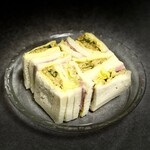 茶房 武蔵野文庫 - ミックスサンド (茶房サンド)