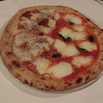 トラットリア ラ ブリアンツァ - ピッツァはハーフ＆ハーフで堪能です