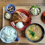 MIHARA KITCHEN - ■秋鮭の照り焼き定食