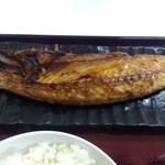 四日市ヒモノ食堂 - 半身のサバ