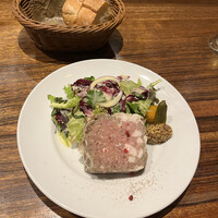 シャンパン食堂 - シャンパンのためのパテ・ド・カンパーニュ。美味しい！