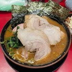 豚骨醤油ラーメン 王道家 - 