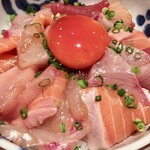 めしの助 - 海鮮丼(大)