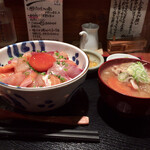 めしの助 - 海鮮丼(大)