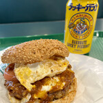 ラッキーピエロ - ラッキーエッグバーガー　＋ 函館定番ラッキーガラナ　　　　¥ 460＋ ¥ 150 (税抜)