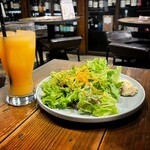 パシオン・エ・ナチュール - しっかり量のサラダ！とセットドリンク（＋¥120）［by pop_o］