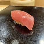 日本橋蛎殻町 すぎた - 中トロの血合いぎし握り