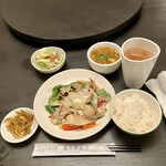 美林華飯店 - サービスランチ干豆腐炒肉1,100円