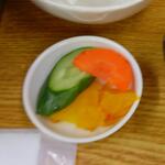 小さな食堂 ヒロ - 野菜雑炊 セットのお漬物 (2022.12.20)