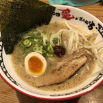 とんこつ愛があふれてる ラーメン とりこ - 特製とりこラーメン