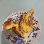 フルフル - クリームパン割ってみたよ！