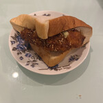 フルフル - コロッケサンド200円