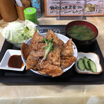 焼肉たてがみ - "豚丼ランチセット(並)"980円♪