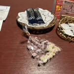 Mogami Takayu Zenshichi Noyu - 部屋のお茶菓子　ワンコのクッキーもあります