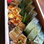Kitchen 16 - 鯖寿司、穴子寿司盛合せ