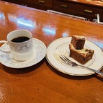 Juuichi Bou Kohi Ten - ◎期間限定コーヒーとケーキ・オ・フリュイを注文。