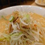 Sapporo Hompo - ニンニクが効いたスープの中で、野菜が美味しい。