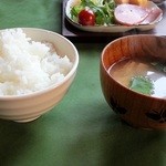 ラ・ヴェルドゥーラ - 朝食　美味しいご飯と味噌汁