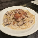 新宿イタリアン カルボナード - 大山鶏とゴルゴンゾーラのクリームパスタ
