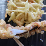 富士見うどん - 2022/12/20
      温かけ2玉 （290円+120円） 410円
      てんぷら 野菜かき揚げ 120円
      てんぷら イカ下足 120円