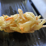 富士見うどん - 2022/12/20
      温かけ2玉 （290円+120円） 410円
      てんぷら 野菜かき揚げ 120円
      てんぷら イカ下足 120円