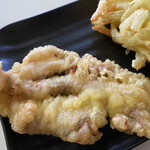 富士見うどん - 2022/12/20
      温かけ2玉 （290円+120円） 410円
      てんぷら 野菜かき揚げ 120円
      てんぷら イカ下足 120円