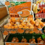 紀ノ川サービスエリア下り線ショッピングコーナー - こんな感じで売ってます。