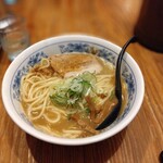 常勝軒 - ラーメン並800円