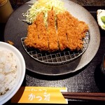 Katsumasa - 厚切りジャンボロースカツ定食(通常1982円＋税→肉の日価格1600円＋税)