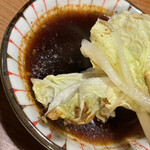 Ajidouhorumonyaki - 白菜とタレ