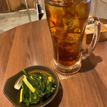 元祖信州餃子 ツクモ横丁 - 料理写真:ウーロンハイ大ジョッキ、野沢菜