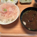 あさば - おかかご飯、しじみの赤だし