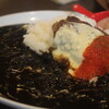 ボンバーズ - 料理写真:とろーりチーズハンバーグとろふわ牛すじ黒カレー