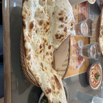 インド･パキスタン料理 ホット・スプーン - ナン(デカっ！)