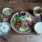ヤサシイウタ - 本日のランチ